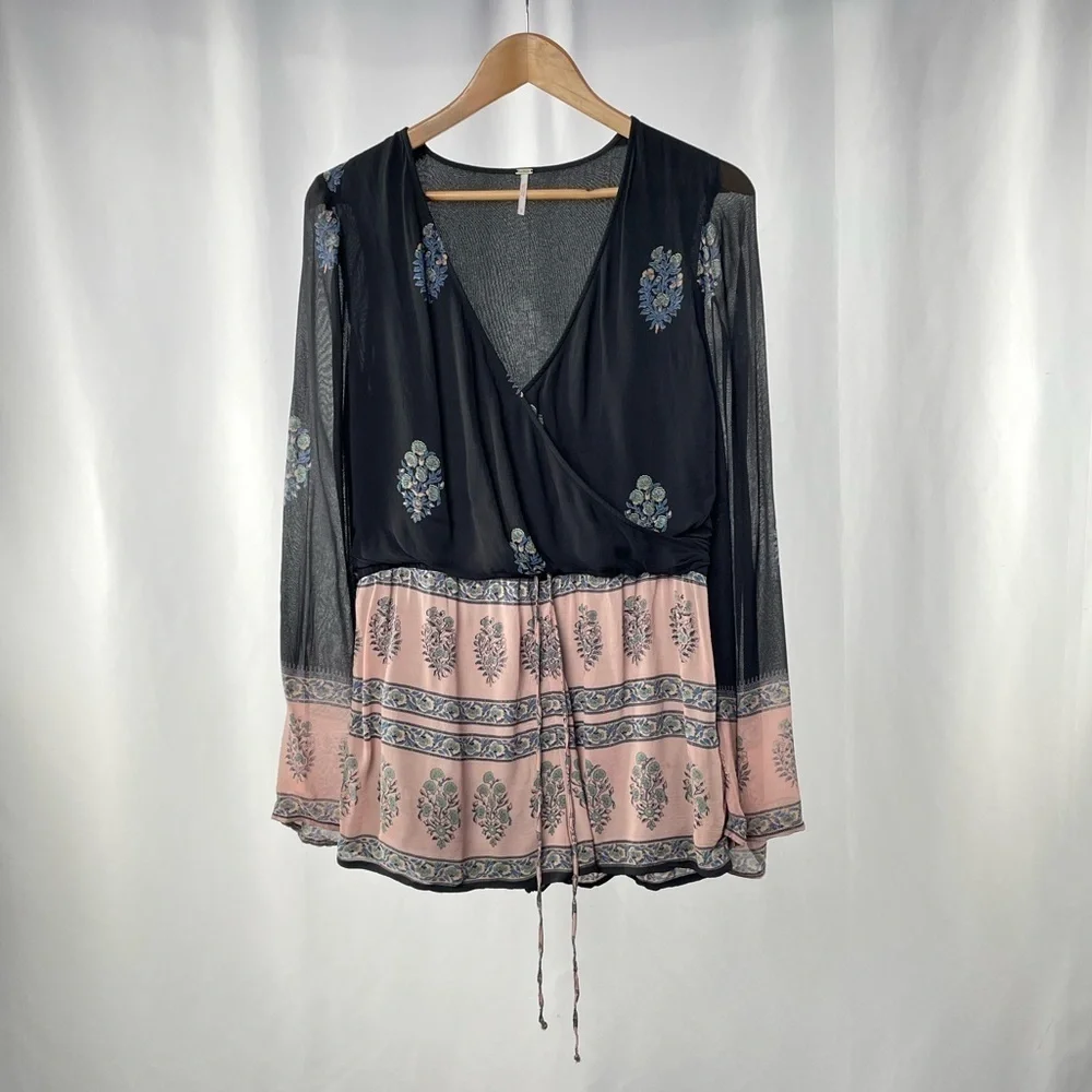 Free People Janpath Bell Sleeve Romper in Black Pink Size‎ Small